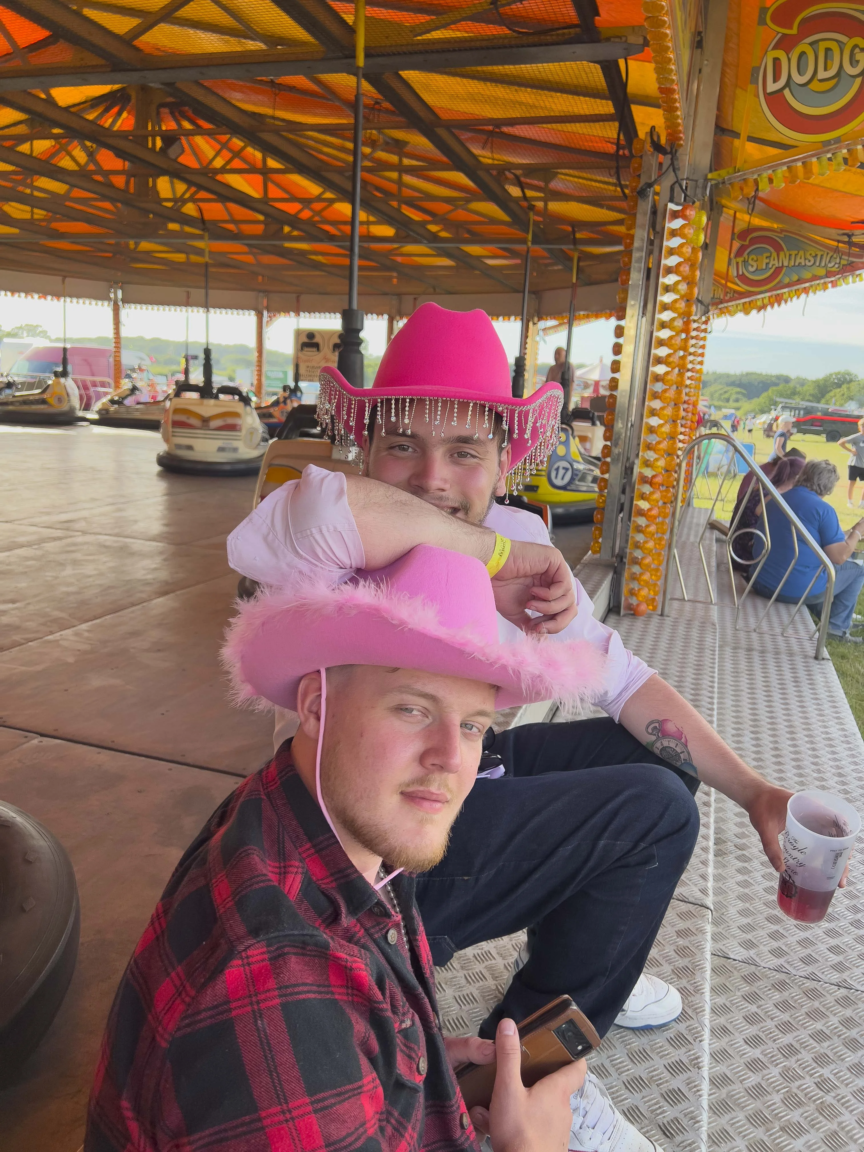 Korben and Blue with their pink cowboy hats