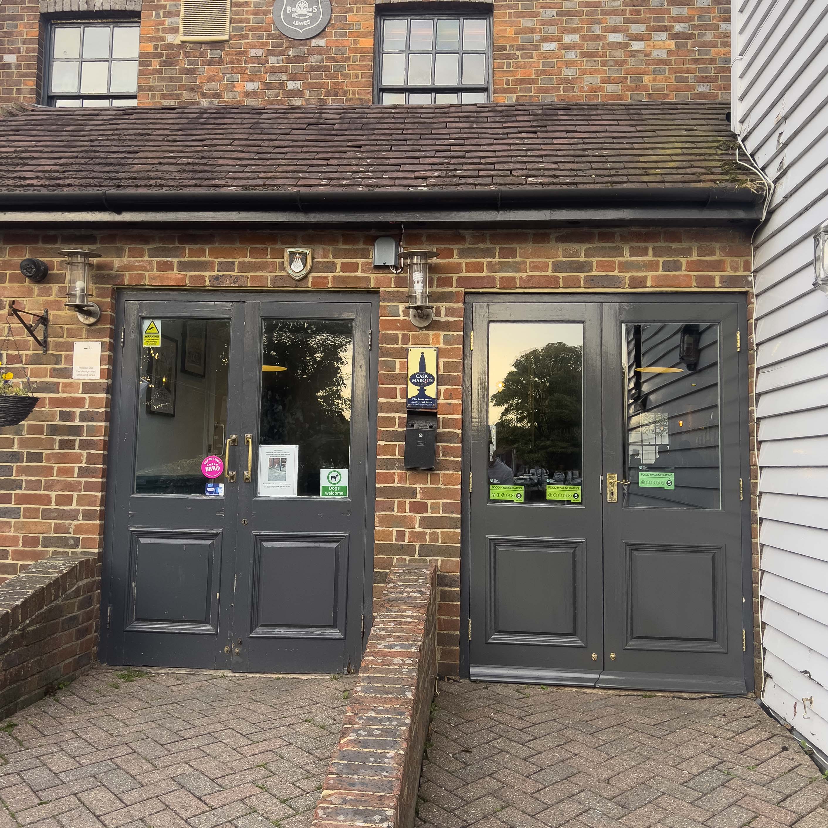 The Dorset Pub - doors